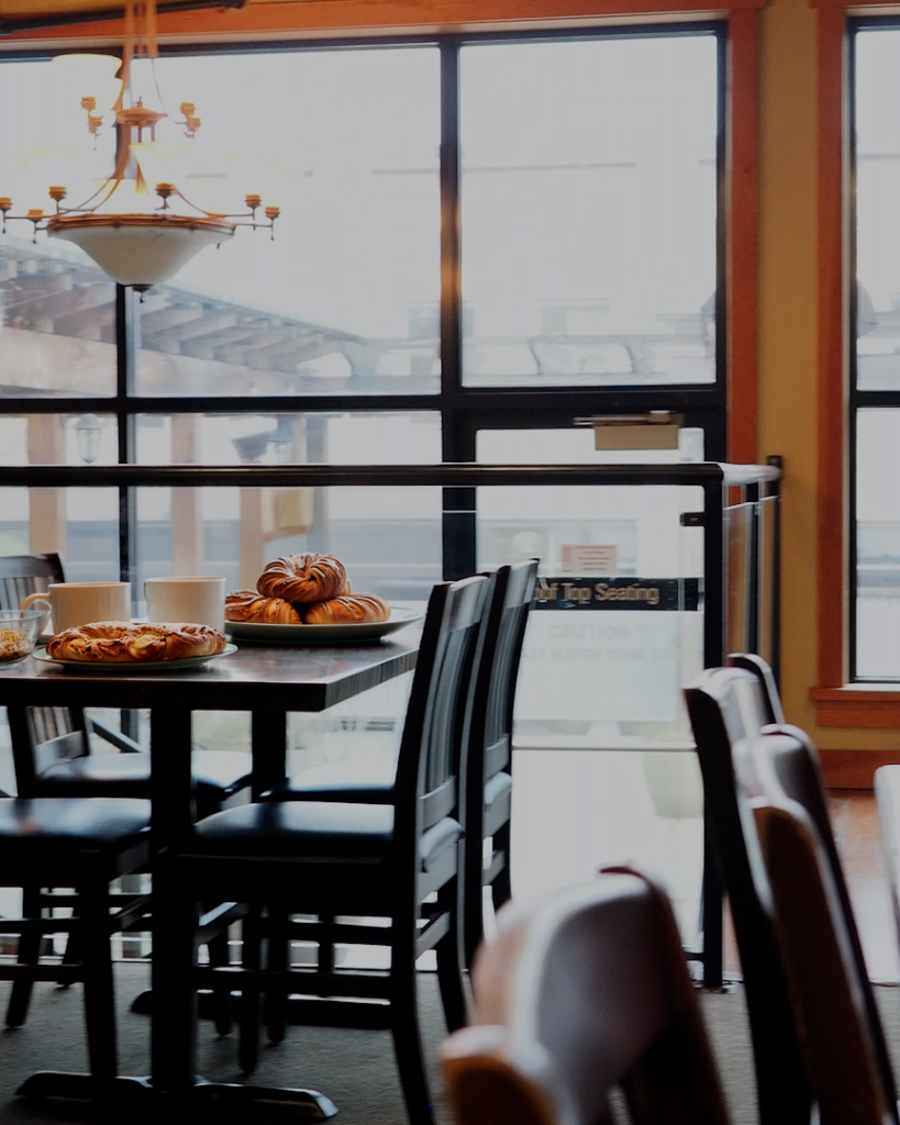 brunch room with breakfast